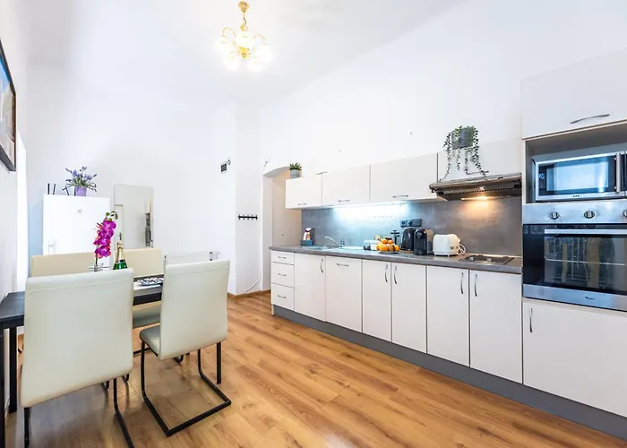 Wenceslas Square 2 Bedroom Apartment