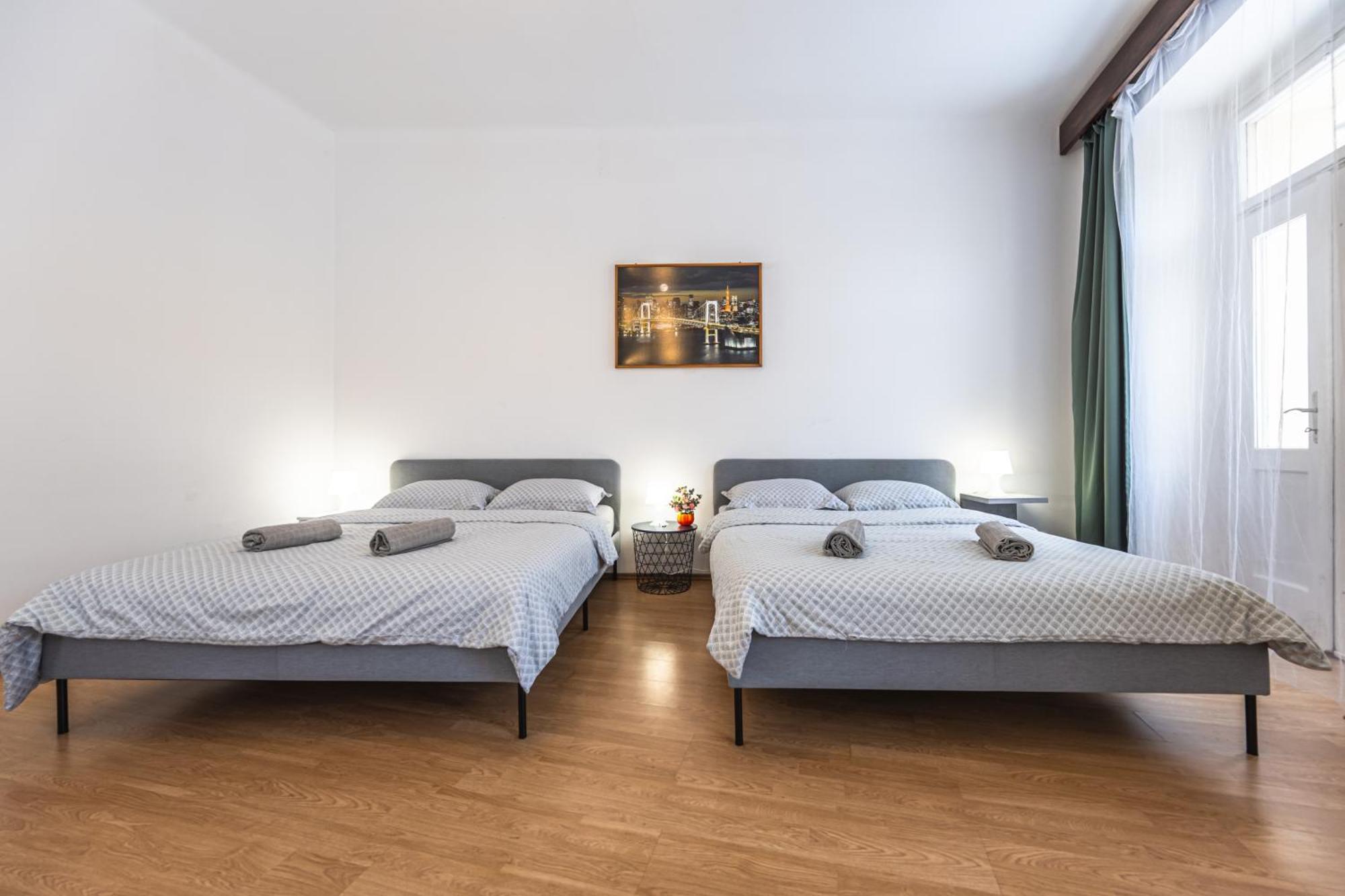 Wenceslas Square 2 Bedroom Appartement *